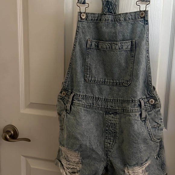 COPY - Jean overall shorts - Picture 1 of 1